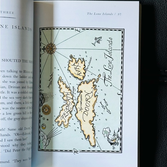 The Chronicles of Narnia The Voyage of the Dawn Treader CS Lewis Paperback Book - Picture 4 of 6